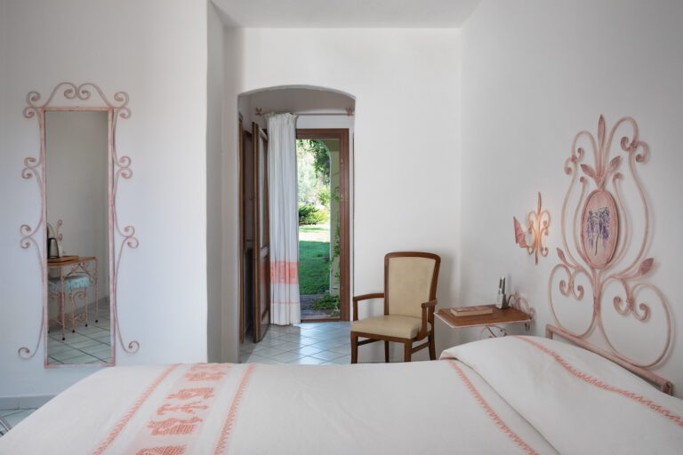 Hotel Airone mit Schwimmbad für deinen Urlaub in Sardinien.