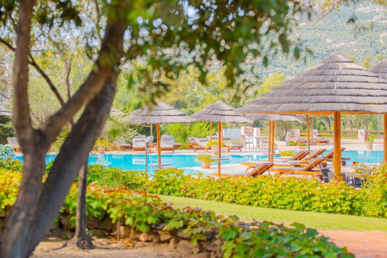 das Hotel mit Schwimmbad für deinen Urlaub in Sardinien