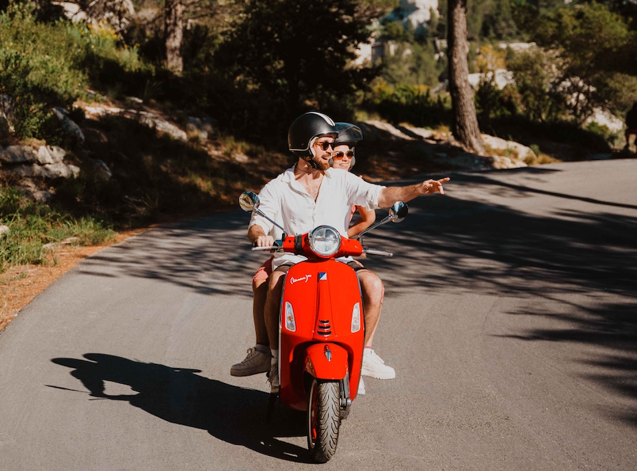 Gemeinsam auf einer Vespa