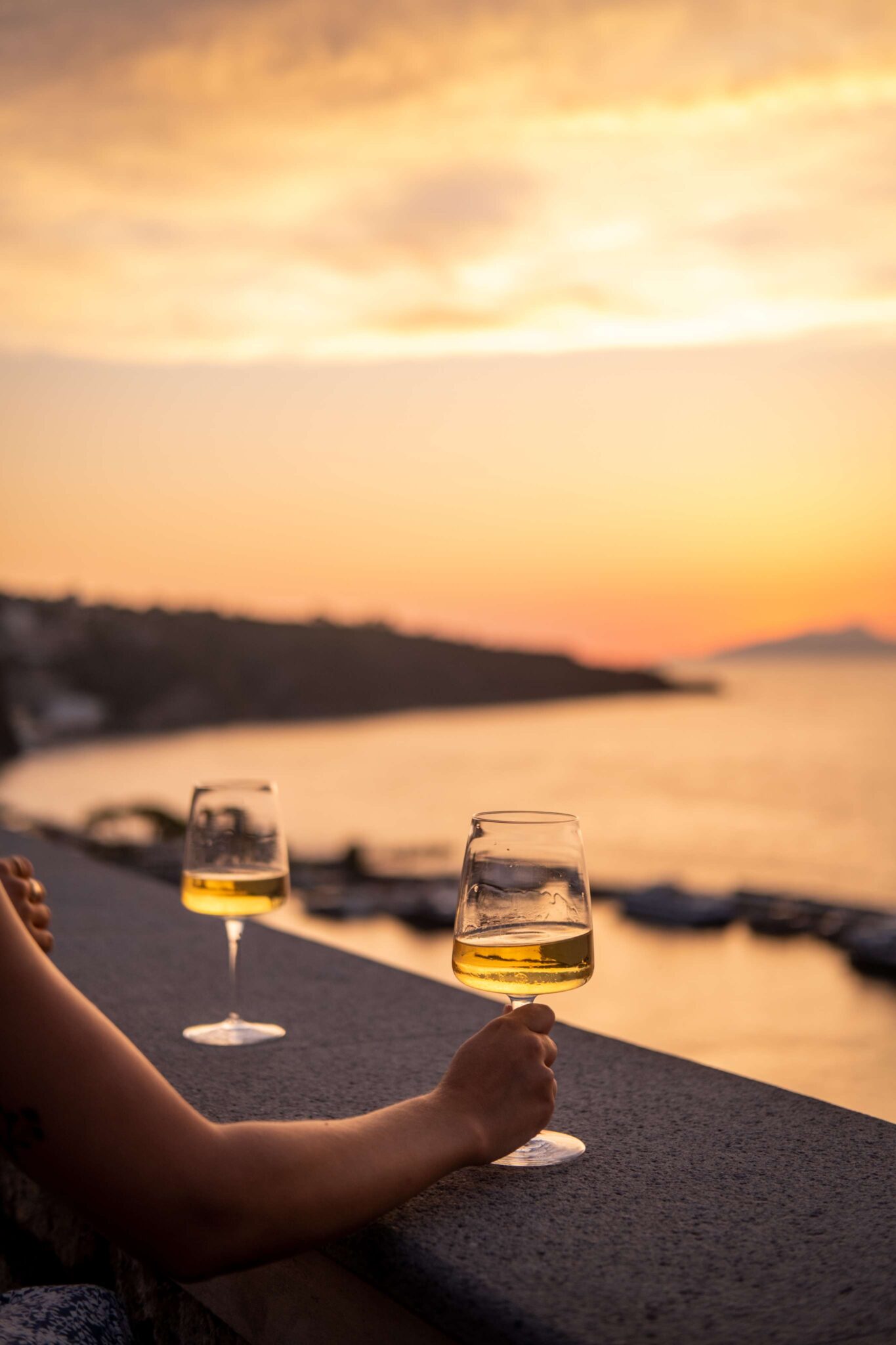 apéro am Meer an der Amalfiküste Italien