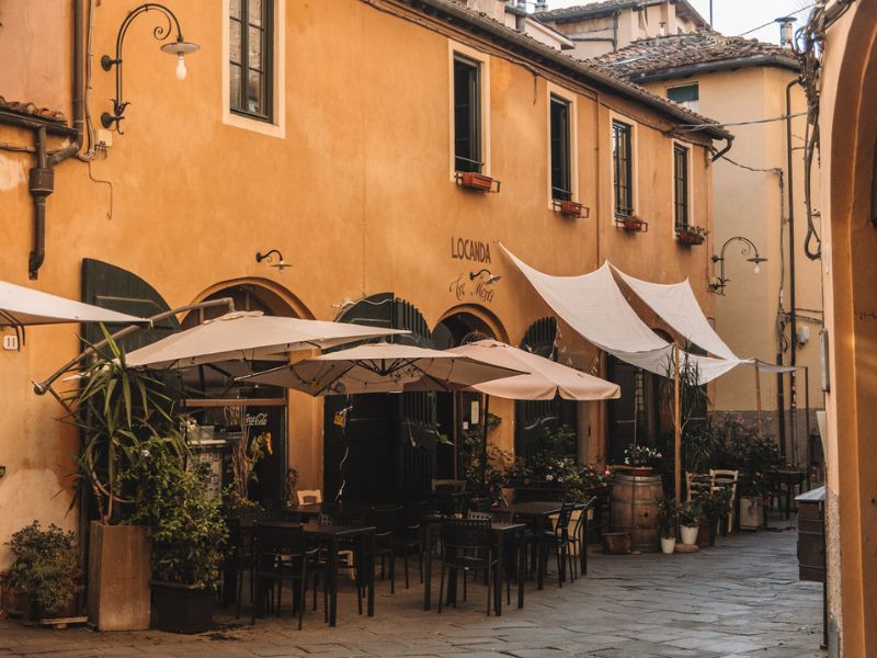 Die gelben Häuser von Lucca